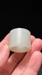 清中期 和田玉籽料 白玉 渔乐图 此件扳指以和阗白玉