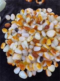 玉兴寻玉行:和田玉原石 "短期收藏" 与 "长期收藏" 选料有区别.短期收